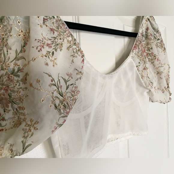 Women’s Sheer Romantic Floral Crop Top with Sweetheart Neckline Size Small - Picture 5 of 7